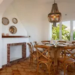 Dom wakacyjny Margarita In Mit Pool Und Meerblick By Interhome