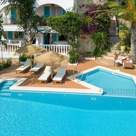 Margarita In Mit Pool Und Meerblick By Interhome בית נופש *