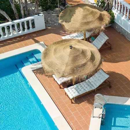 Margarita In Mit Pool Und Meerblick By Interhome סון באו