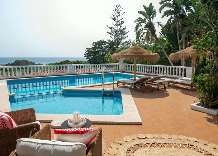 Margarita In Mit Pool Und Meerblick By Interhome בית נופש