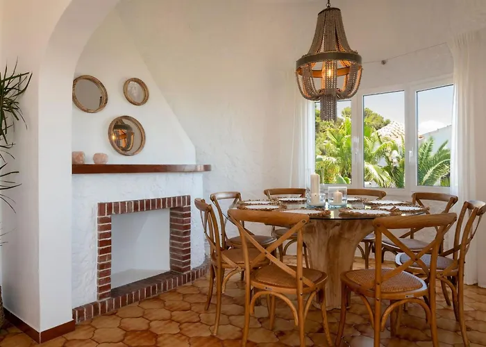 בית נופש Margarita In Mit Pool Und Meerblick By Interhome