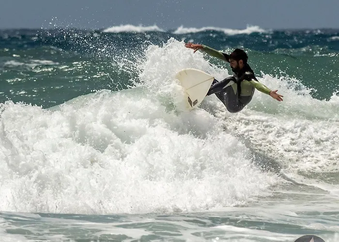 Margarita In Mit Pool Und Meerblick By Interhome סון באו